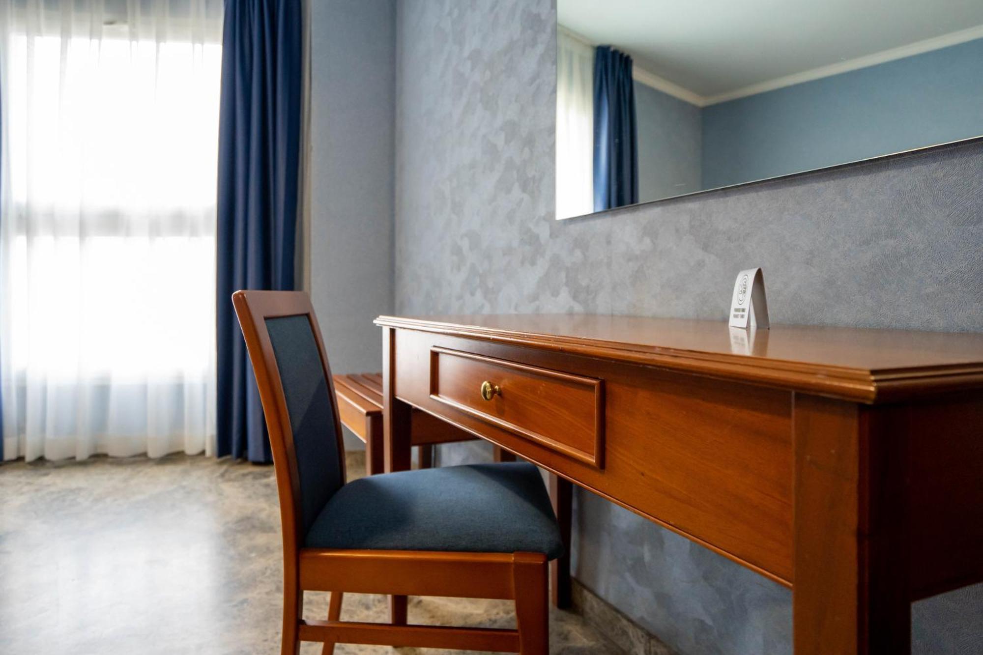 Hotel Bartos Almussafes Exterior foto